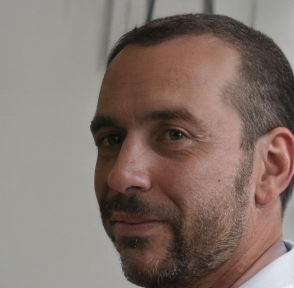 Portrait de Marc Dubois, conseiller stratégies avancées